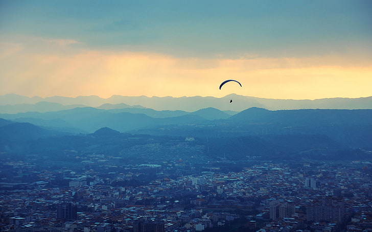 Hochhäuser, Landschaft, Stadtbild, Paragliding, HD-Hintergrundbild