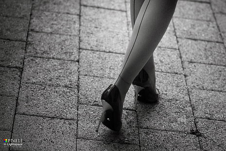 ขา, ถุงน่อง, ผู้หญิง, รองเท้าส้นสูง, ขาวดำ, ลายน้ำ, วอลล์เปเปอร์ HD HD wallpaper