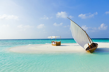 brown and white sailboat, maldives, beach, tropical, sea, sand, island, boat, summer, HD wallpaper HD wallpaper