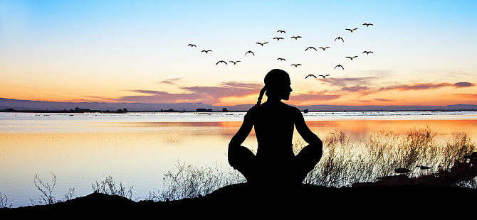 silhuett av kvinna mediterar, koppla av, solnedgång, pose, yoga, HD tapet HD wallpaper
