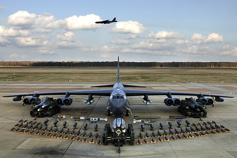 czarny samolot, samolot, bomby, bombowiec, Boeing B-52 Stratofortress, samolot, samolot wojskowy, pojazd, broń, Tapety HD HD wallpaper