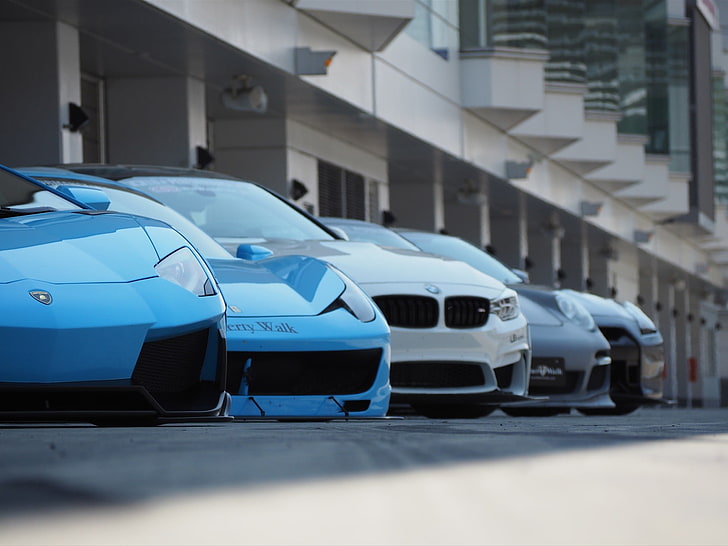 cinq voitures aux couleurs variées, Lamborghini, Lamborghini Aventador, Porsche, BMW, Nissan GT-R, Nissan GTR, Ferrari 458 Italia, Ferrari, LB Performance, voitures bleues, Fond d'écran HD