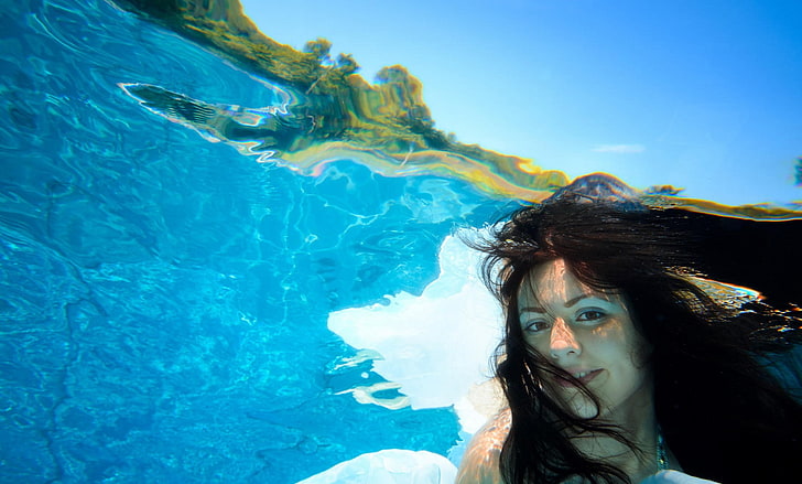 النساء تحت الماء، خلفية HD