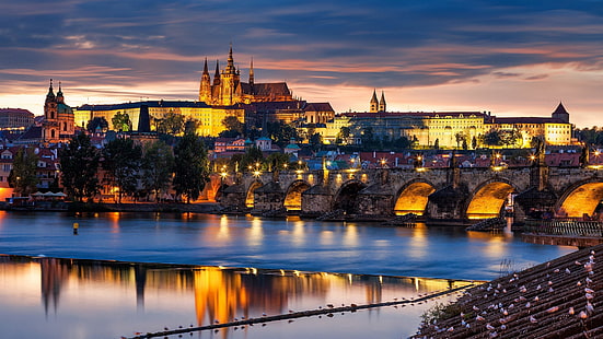 Europa, Tjeckien, Prag, huvudstad, bro, kväll, stadsbelysning, stadsbild, slott, flod, HD tapet HD wallpaper