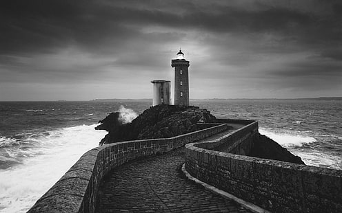 Czarno-biała latarnia morska, plaże, 2560x1600, fala, chmura, ocean, latarnia morska, Tapety HD HD wallpaper