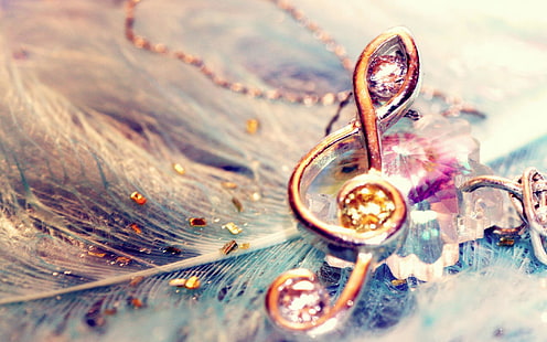 Chiave di violino con diamanti, ciondolo con chiave di violino color oro, musica, note, Sfondo HD HD wallpaper