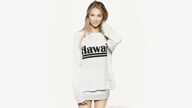 women's white sweater, woman wearing black and white Hawaii crew-neck long-sleeved shirt, Cailin Russo, women, blonde, white tops, skirt, white, model, white background, smiling, HD wallpaper