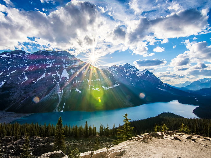 Canada, Banff, Alberta, Canada, rocks, sky, clouds, forest, trees, mountains, sun rays, Alberta, lake, Banff, HD wallpaper
