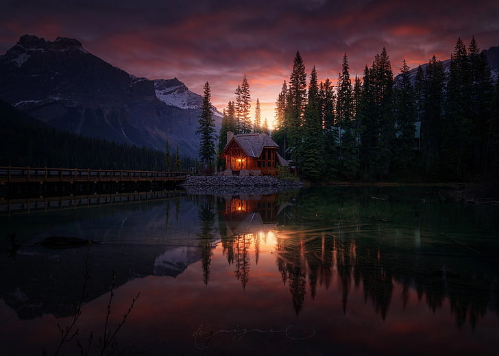 brown wooden house, nature, reflection, house, pine trees, sunset, mountains, HD wallpaper
