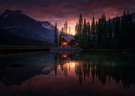casa de madera marrón, naturaleza, reflexión, casa, pinos, puesta de sol, montañas, Fondo de pantalla HD HD wallpaper