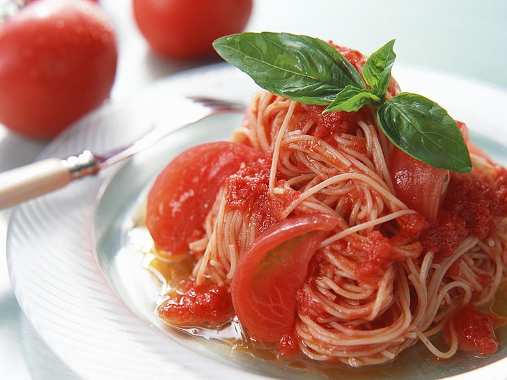 pasta and tomato, spaghetti, supper, tomato, paste, basil, laying, HD wallpaper