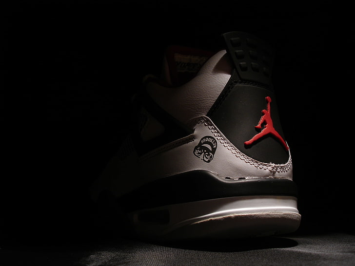 unpaired gray, black, and white Air Jordan 4 shoe, retro, jordan, air jordan, mars, mars blackmon, HD wallpaper