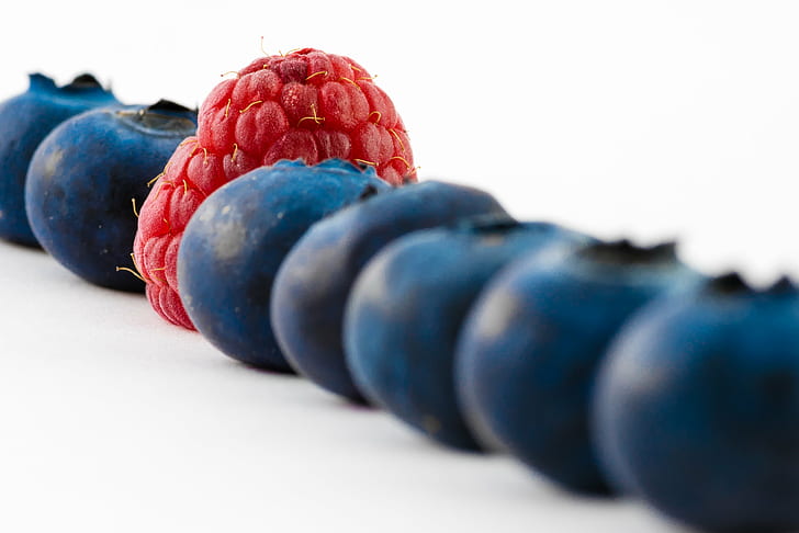 red raspberry fruits, Blue, berry, red raspberry, fruits, blueberry, colors, details, food, macro, redberry, selective focus, still life, Crazy, Tuesday, Theme, Smile, Saturday, Fresh, fruity, freshness, fruit, ripe, healthy Eating, organic, vegetarian Food, vegetable, dieting, close-up, nature, HD wallpaper