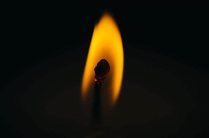 Orangenfeuer, Streichholz, Feuer, Flamme, Makro, dunkel, HD-Hintergrundbild