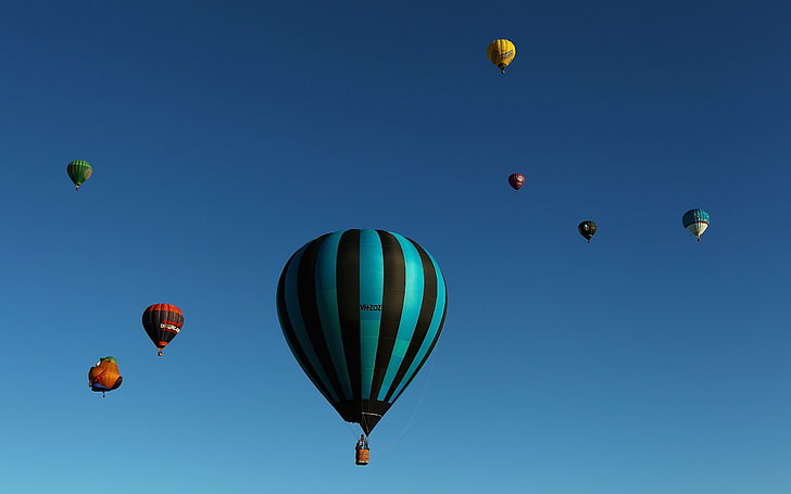 lote de globos aerostáticos de colores variados, cielo, deportes, pelotas, Fondo de pantalla HD