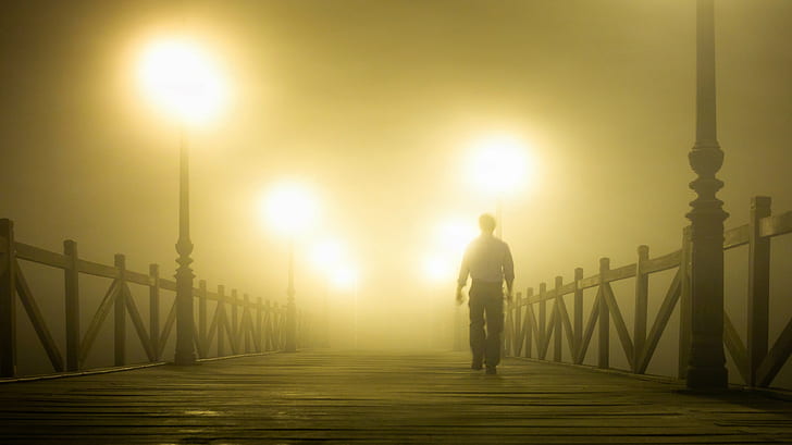 homme en pantalon noir marchant sur un pont en bois avec lumière allumée, niebla, niebla, Niebla, brouillard, homme en noir, pantalon, marchant sur, pont en bois, lumière, allumée, muelle, hombre, embarcadero, neblina, luces, madera,puente, caminando, foto, imagen, fotografia, pic, photo, photographie, image, dock, brume, visibilité, lumières, nuit, photographe, silhouette, rétro-éclairé, à l'extérieur, coucher de soleil, hommes, personnes, Fond d'écran HD