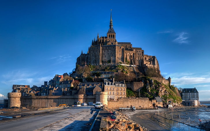 château en béton brun, bâtiment, Mont Saint-Michel, architecture, abbaye, fort, ville, Fond d'écran HD