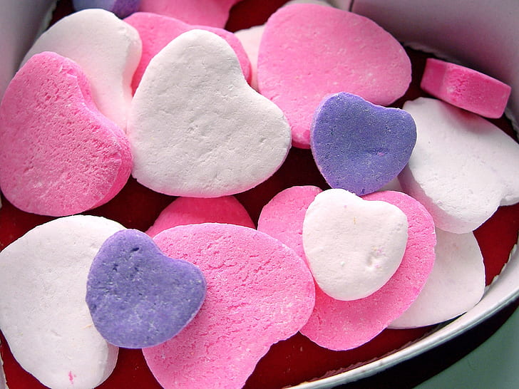 Love heart-shaped candy, purple, white and pink heart candies in box, Love, Heart, Candy, HD wallpaper