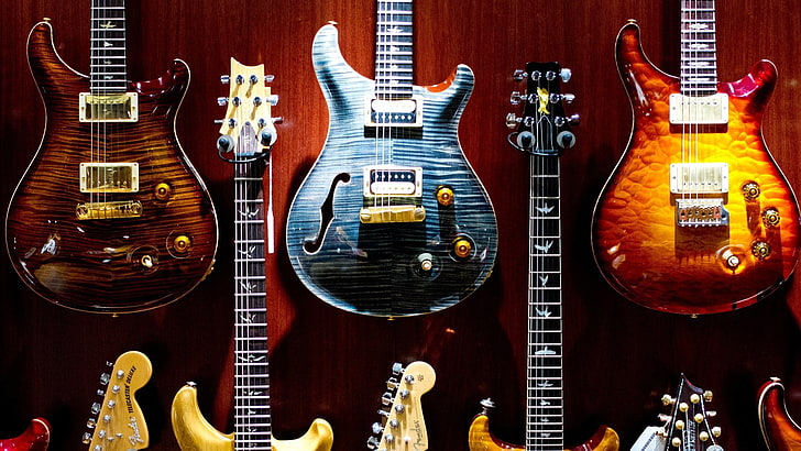 verschiedene farbige E-Gitarren, Gitarre, E-Gitarre, bunt, Wand, Musikinstrument, HD-Hintergrundbild