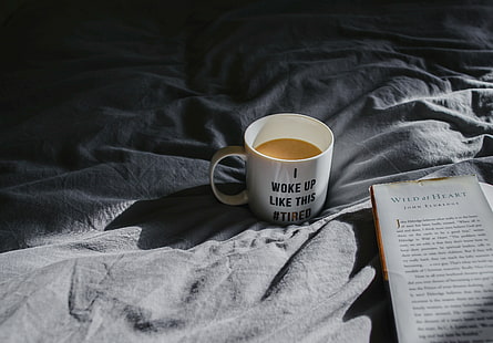 weiße keramische Kaffeetasse, Becher, Kaffee, Buch, Morgen, HD-Hintergrundbild HD wallpaper