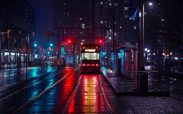 City Night Rainy المواصلات العامة الترام، خلفية HD