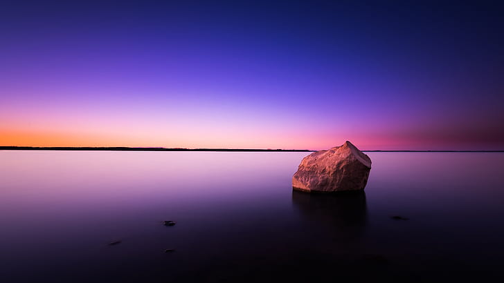 水、地平線、穏やかな、空、海、雰囲気、岩、孤独な岩、 HDデスクトップの壁紙