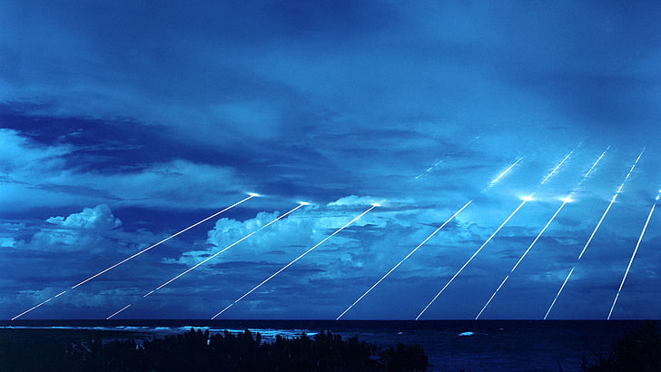 борови дървета, облаци, море, ракети, светлини, синьо, Маршалови острови, ICBM, военни, HD тапет