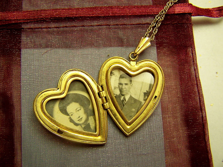 1940s, locket, love, nostalia, soulmates, vintage, HD wallpaper