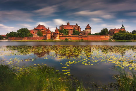rzeka, zamek, Polska, Malbork, zamek Marienburg, zamek w Malborku, rzeka Nogat, rzeka Nogat, zamek krzyżacki, Tapety HD HD wallpaper