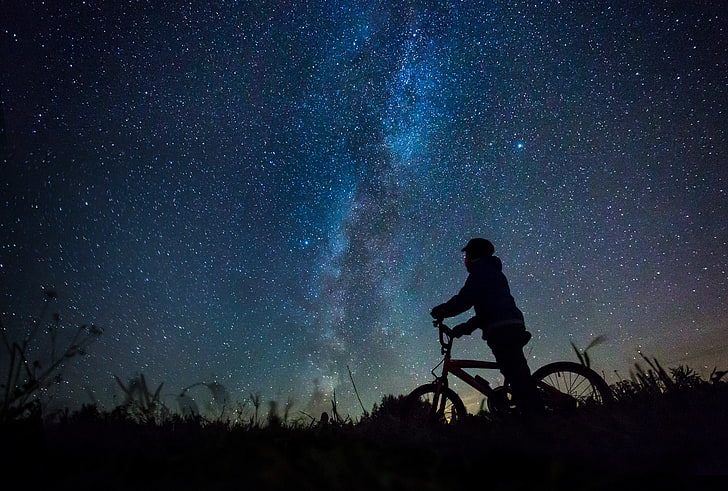 silhouette of a person riding on bicycle, star, bike, field, night, boy, Milky Way, darkness, silhouette, mystery, HD wallpaper