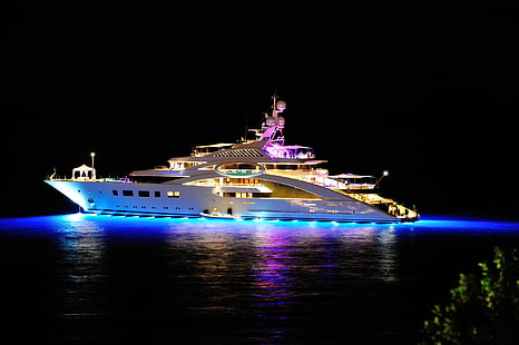 biały jacht ze światłami, morze, noc, światła, wieczór, jacht, jachty, mega, super jacht, superyacht, mega jacht, łódka., ACE, Tapety HD HD wallpaper