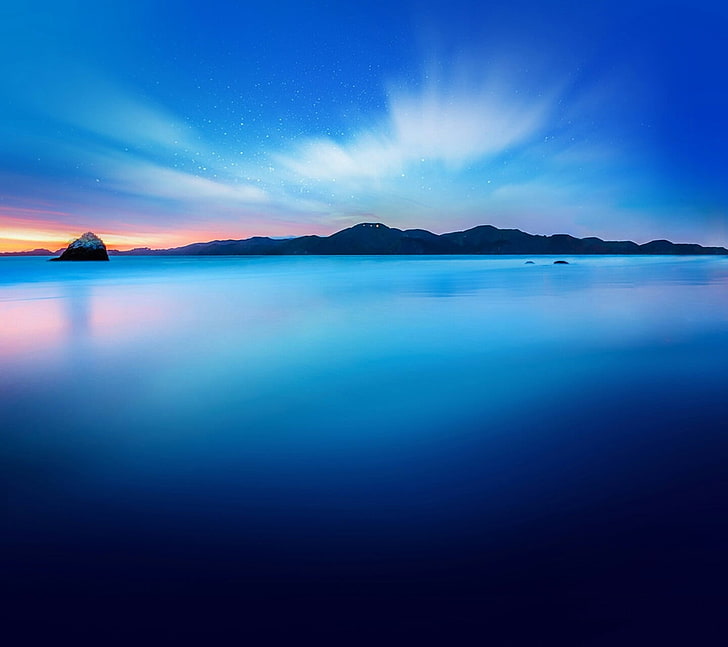plan d'eau près de la formation rocheuse sous le ciel bleu, mer, ciel, nuages, nature, Fond d'écran HD