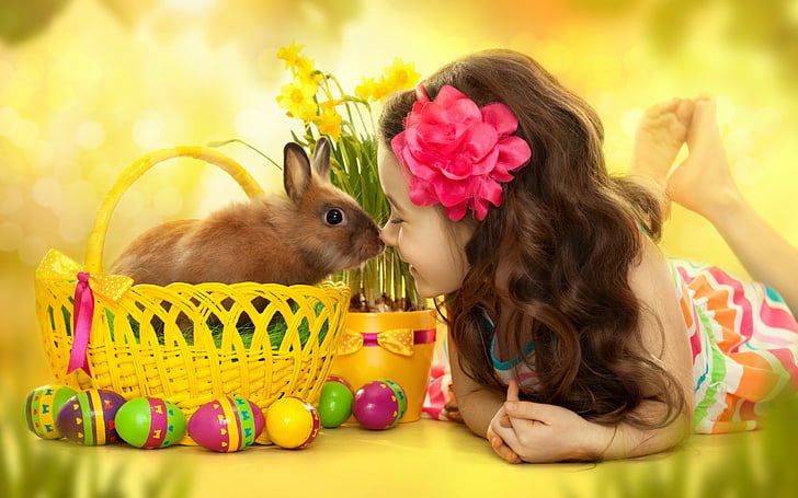 коричневый кролик и девочка нос к носу фото, пасхальные яйца, пасхальный кролик, милая девушка, HD, HD обои