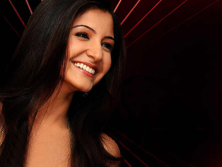 Anushka Sharma In Smiling, 여자의 얼굴, 여성 유명인, Anushka Sharma, 웃는, 볼리우드 유명인, HD 배경 화면