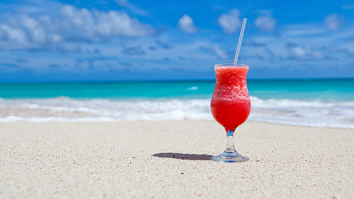прозрачно стъкло с дълги стъбла, плаж, пясък, коктейли, тропически, HD тапет