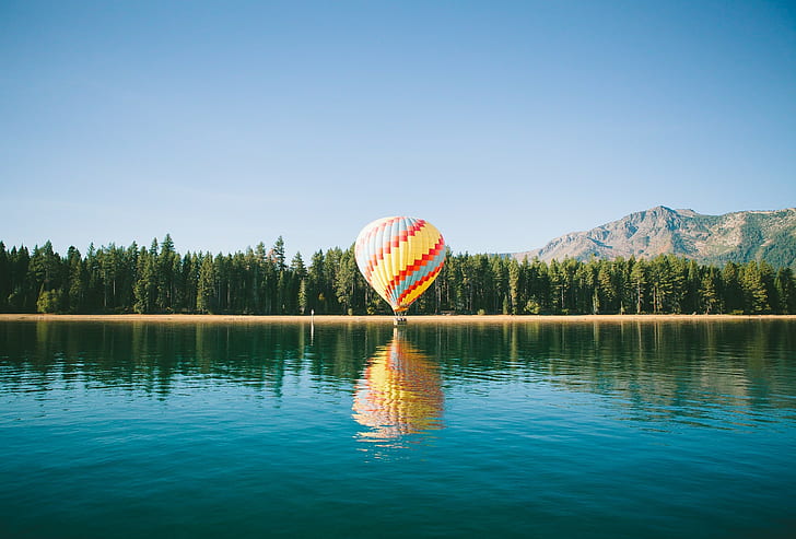 lake, forest, USA, river, landscape, South Lake Tahoe, sky, reflection, balloon, hot air balloons, mountains, trees, HD wallpaper