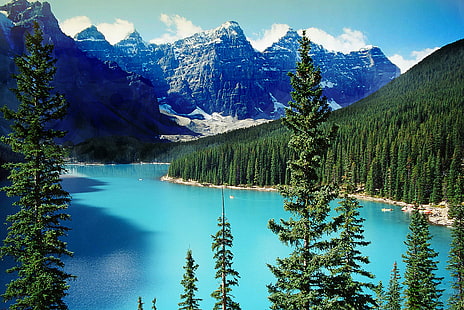 水と山、カナダ、モレーン湖、カナダ、モレーン湖、ロッキー山脈、カナダ、モレーン湖の前にある緑の松の木、緑の松、松の木、前部、水域、山、バンフ、スピリット、写真、海、海、hdr、プロ、写真家、自然、森、湖、風景、風景、アルバータ、バンフ国立公園、屋外、木、水、自然の美しさ、山脈、青、空、夏、旅行、 HDデスクトップの壁紙 HD wallpaper