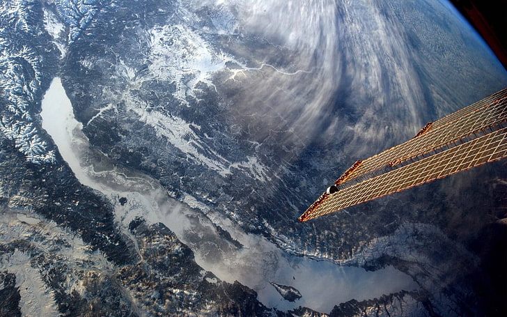 peces marrones y negros con peces, atmósfera, satélite, planeta, espacio, lago Baikal, Fondo de pantalla HD