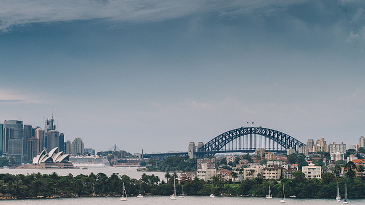 bâtiments en béton de béton blanc et brun, ville, pont, eau, Opéra de Sydney, Sydney, Sydney Harbour Bridge, Fond d'écran HD