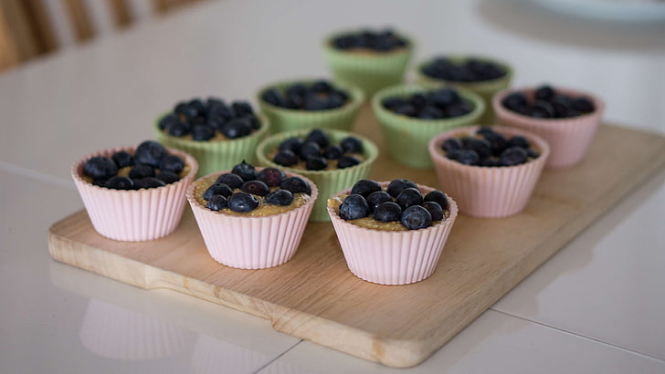blueberry muffins, cupcakes, dessert, food, muffin, muffins, sweets, table, HD wallpaper