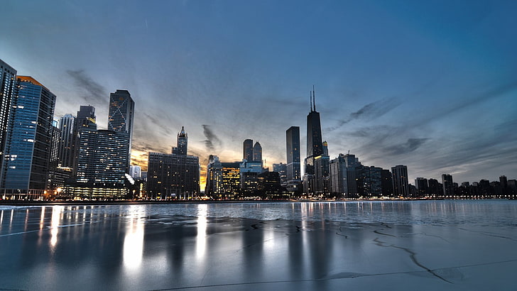 graue Betonbauten, Stadtbild, Gebäude, HDR, Meer, Reflexion, Chicago, USA, HD-Hintergrundbild