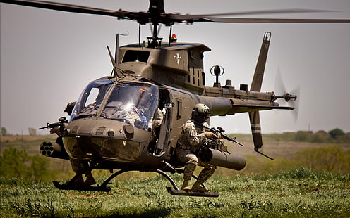 Вертолет армейских солдат, коричневый вертолет, война и армия, вертолет, война, луг, пушка, армия, солдат, HD обои HD wallpaper