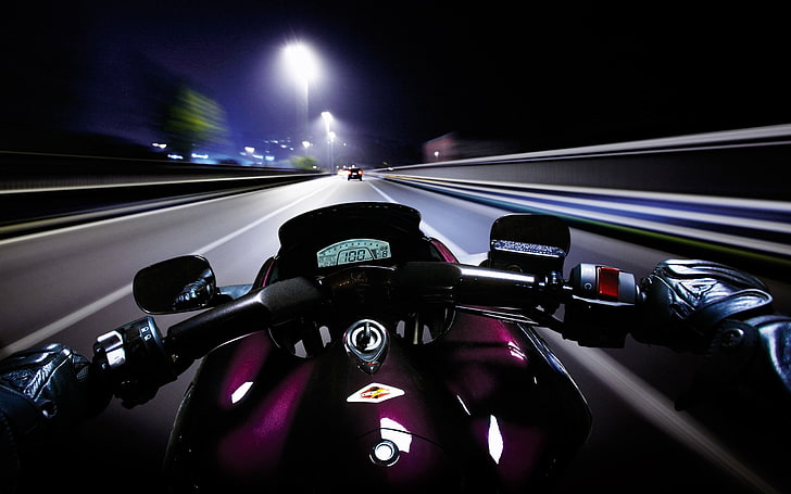 черно-розовый спортивный мотоцикл, мотоцикл, ночь, спидометр, точка зрения, HD обои