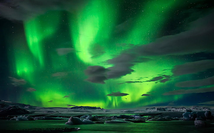северно сияние-снимка HD тапет, зелени и бели облаци, HD тапет