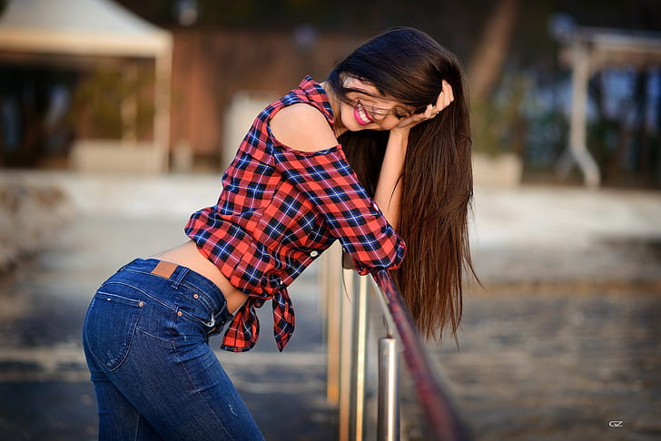 girl, pose, jeans, makeup, hairstyle, railings, shirt, brown hair, is, bokeh, smiling, Giovanni Zacche, HD wallpaper