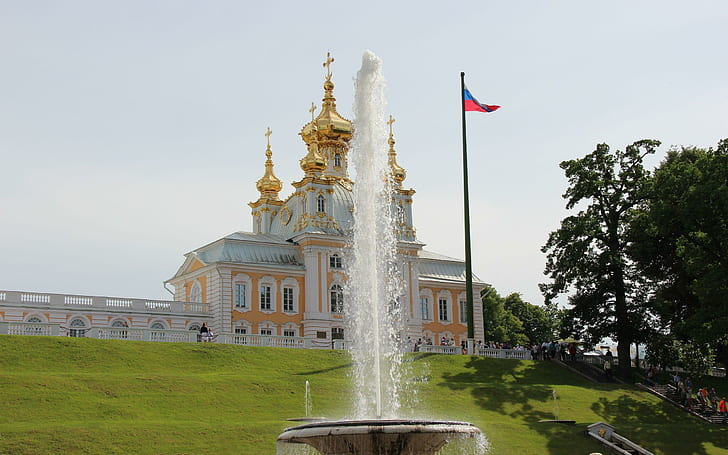 พระราชวังปีเตอร์ฮอฟ, วิหารรัสเซียสีเบจขาวและทอง, โลก, 2560x1600, รัสเซีย, ยุโรป, พระราชวัง Peterhof, เซนต์ปีเตอร์เบิร์ก, วอลล์เปเปอร์ HD