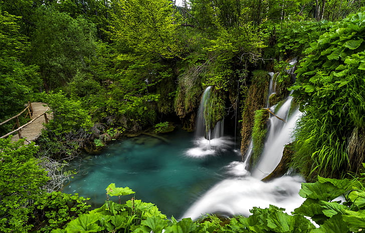 Водопади Национален парк Плитвички езера в Хърватия Дървен мост Зелена растителност Галерия от снимки Hd тапет за работен плот 2560 × 1600, HD тапет
