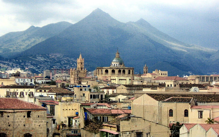 Palermo viejo en Sicilia, pintura de la casa de la pared marrón, montaña, catedral, ciudad, niebla, naturaleza y paisajes, Fondo de pantalla HD