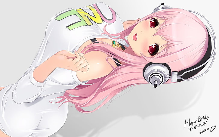 Sonico character illustration, Super Sonico, Nitroplus, long hair, anime girls, red eyes, open mouth, bangs, headphones, blushing, pink hair, necklace, simple background, HD wallpaper