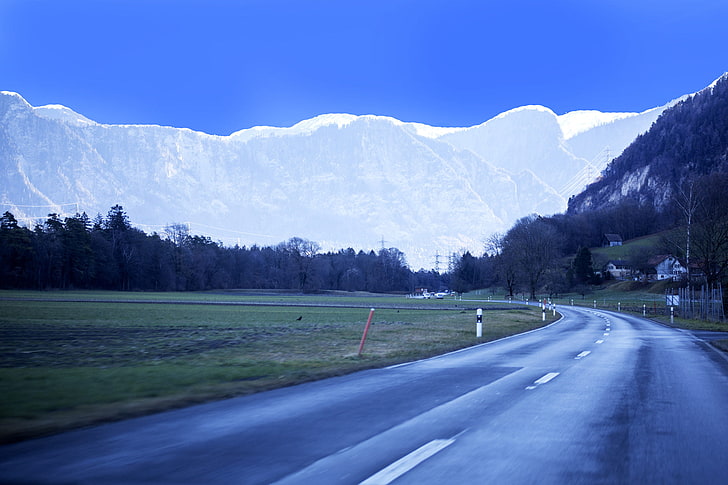 Fotografie, Berge, schneebedeckte Gipfel, Schnee, Kälte, Himmel, Landschaft, Wald, Straße, HD-Hintergrundbild